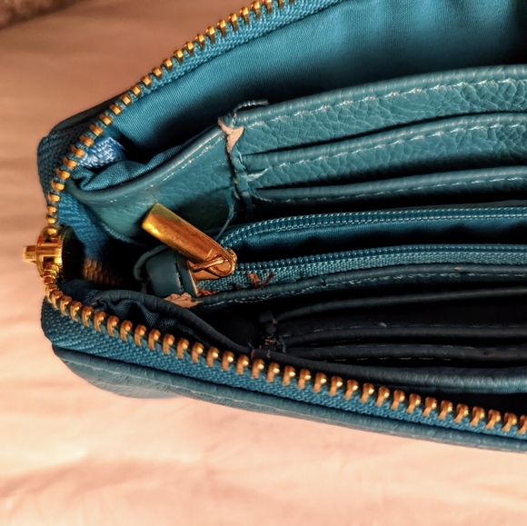 Blue hidden wallet wristlet - Picture 9 of 9